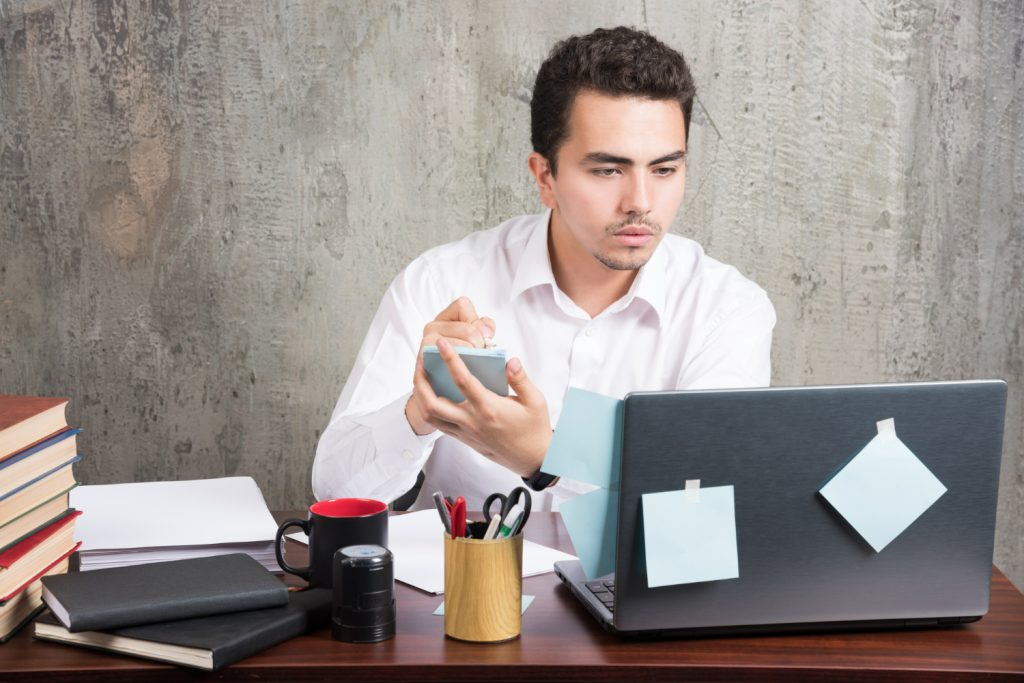 Por Qué Tu Empresa Necesita un Freelancer SEM para Superar a la Competencia